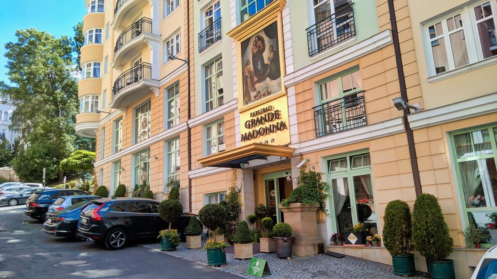 Karlsbad Grande Madonna Otel Dış mekan fotoğraf