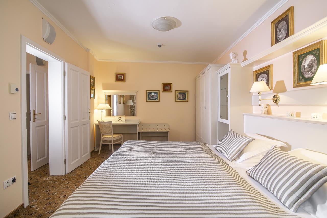 Karlsbad Grande Madonna Otel Dış mekan fotoğraf