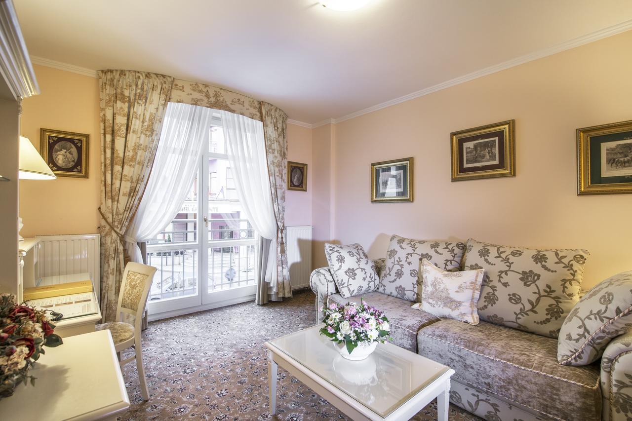 Karlsbad Grande Madonna Otel Dış mekan fotoğraf